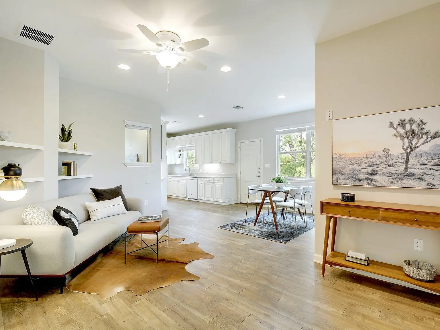 3 bed, 2.5 bath, 1604 sqft, $3,350 — Photo 2