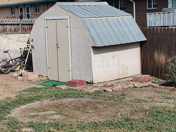 5th image of 3020 Lakeside Dr