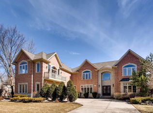 561 Alice Dr, Northbrook, IL 60062