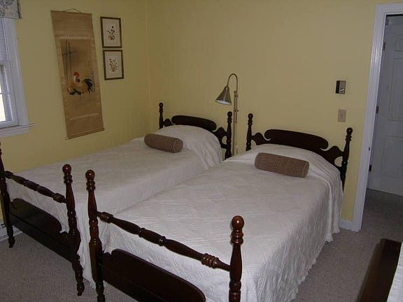 Twin Bedroom
