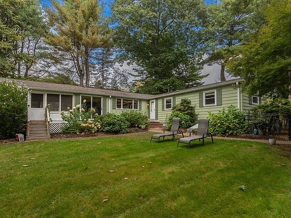 3rd image of 688 Newburyport Tpke