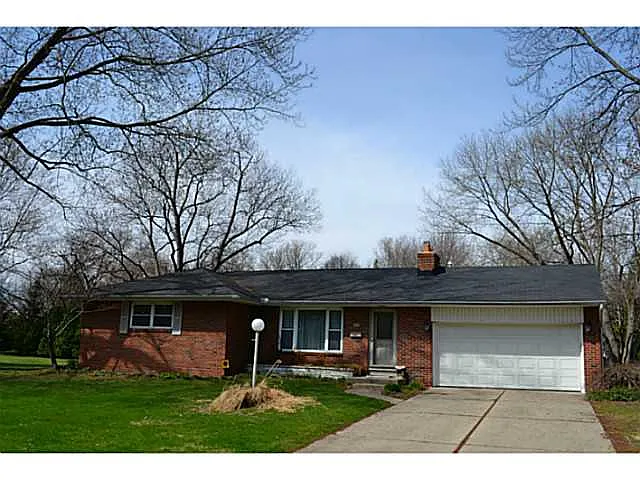 4825 Fairfield Dr photo 1