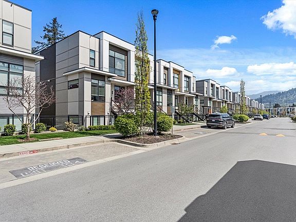 3rd image of 46150 Thomas Rd #106