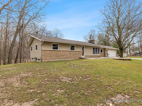 2nd image of 6640 Pine Island Dr NE