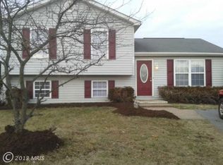 210 Farm Pond Ln, Martinsburg, WV 25404