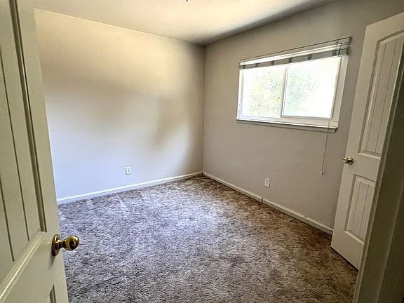 4th image of 1143 W 1st St #4
