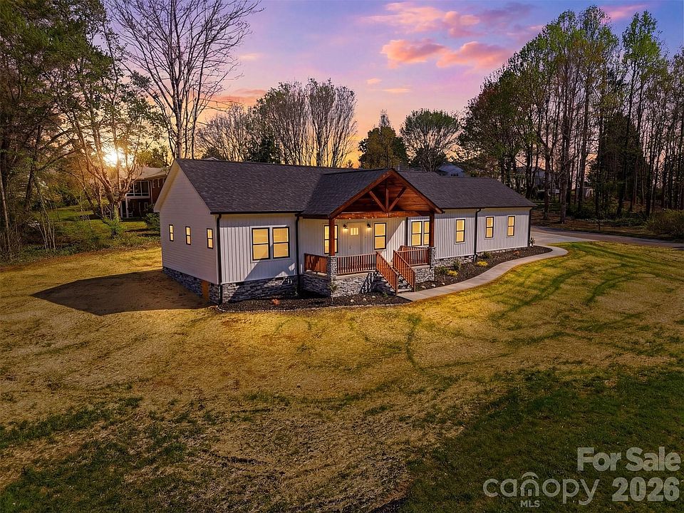 1st image of 1007 Hibriten Dr SE