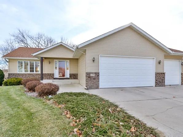 1359 Creekside Cir, Waconia, MN 55387