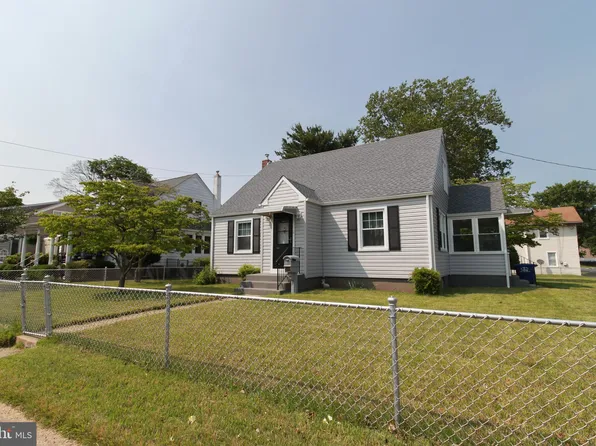 211 W 3rd St, Florence, NJ 08518