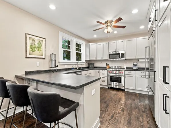219 W Laflin AVENUE, Waukesha, WI 53186