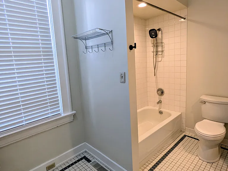 1332 Broadway St — Photo 27