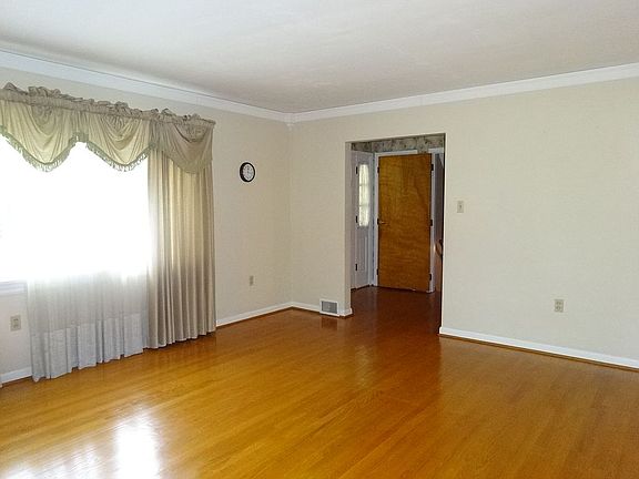 Family room & entryway