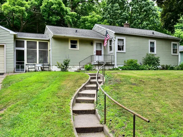 1327 Lakeview Ave, Winona, MN 55987