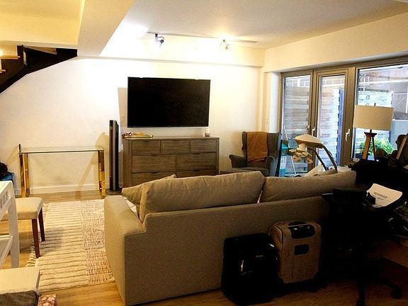 4th image of 500 Sterling Pl #G1