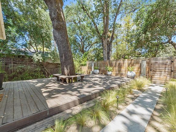 5th image of 130 Orchard Avenue