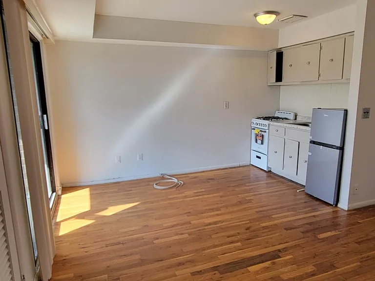 25 Bay Ter #2S — Photo 6