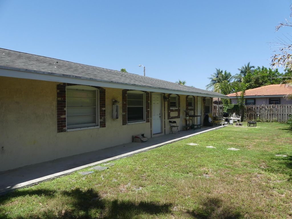 131 SW 15TH Street #1-3, photo 2