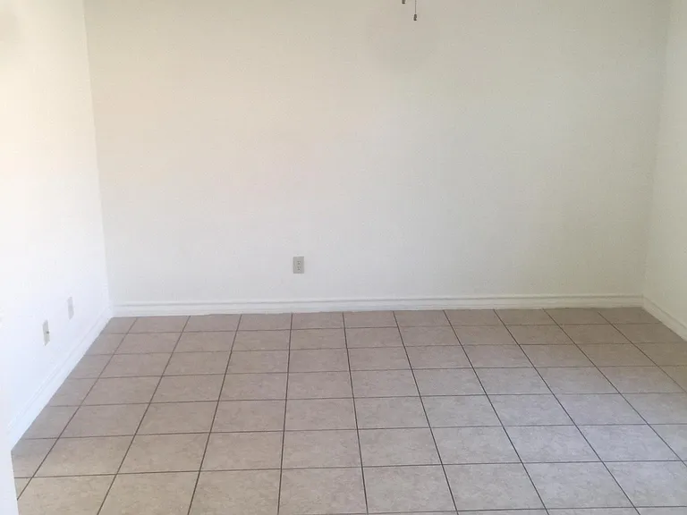 5005 San Francisco Ave — Photo 6