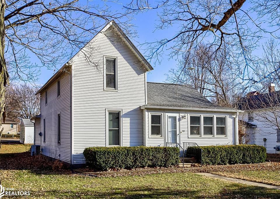 210 N Main St, Conrad, IA 50621 Zillow