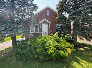 8735 Mackenzie Rd, Saint Louis, MO 63123