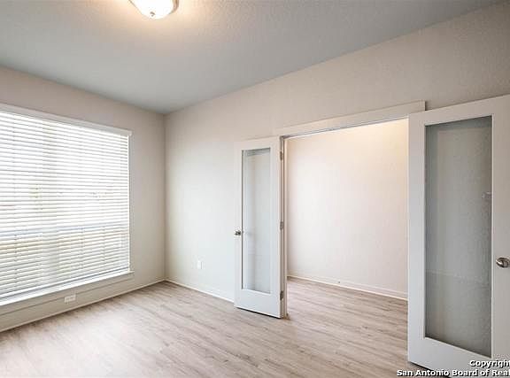 5th image of 3820 Isaac Dr