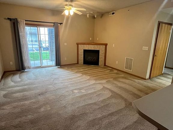 5th image of 90 Circle Dr APT 1