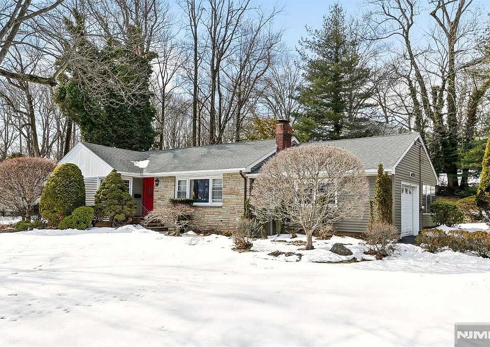 1st image of 62 2nd St