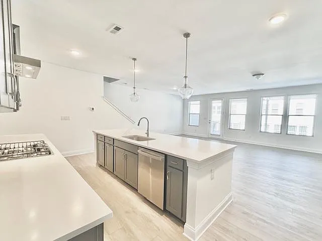Kitchen / Living Room