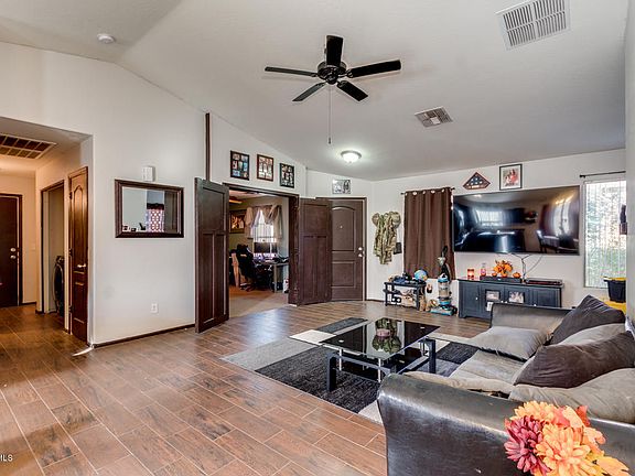 4th image of 493 E Penny Ln