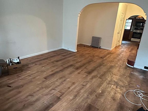 4th image of 2982 Salmon St