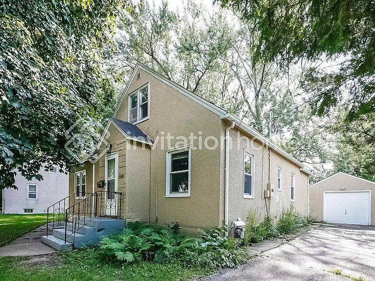 3940 3rd St NE — Photo 1