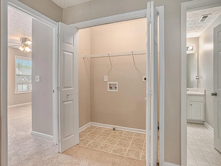 226 Alton Cir — Photo 13