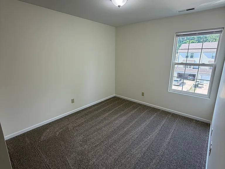 2314 Alan Dr — Photo 12
