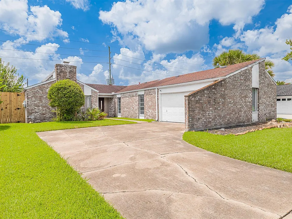 13911 Locke Ln