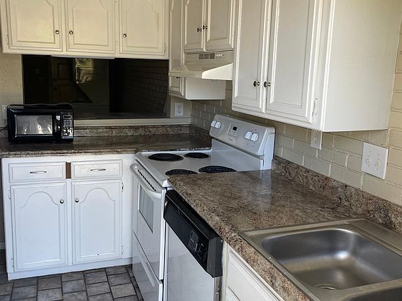 5th image of 11339 N May Ave