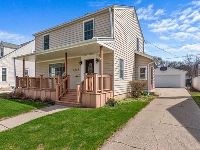 5130 North Shoreland AVENUE, Whitefish Bay, WI, 53217