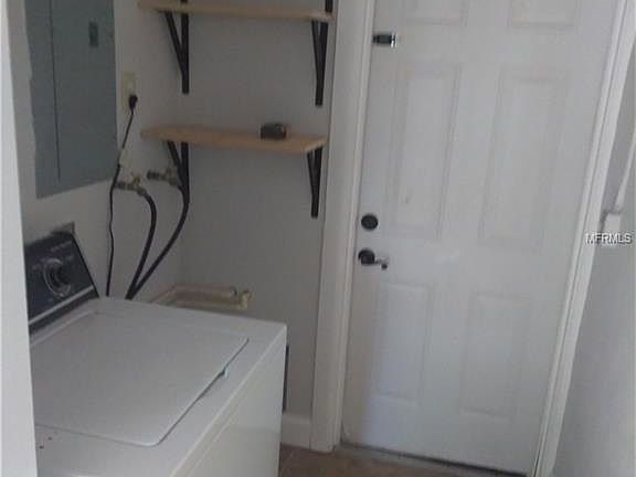4th image of 1441 Ambassador Ave
