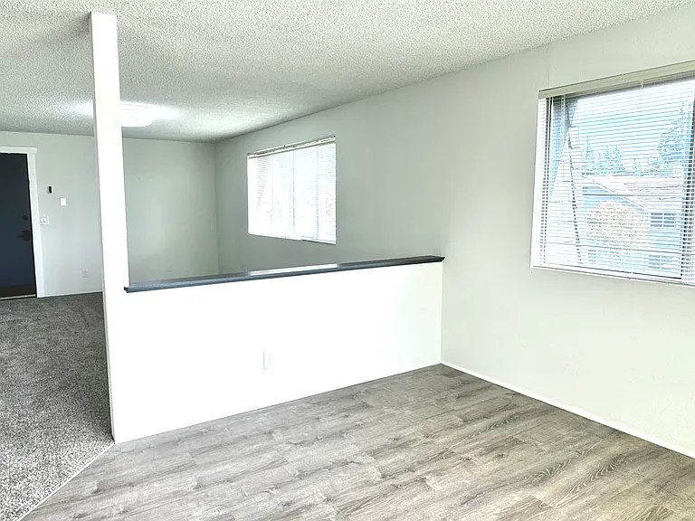 2405 Howard Ave #4 — Photo 4