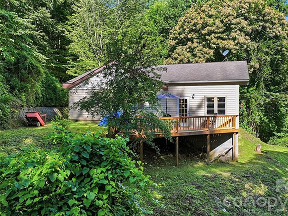4th image of 583 Dark Ridge Rd