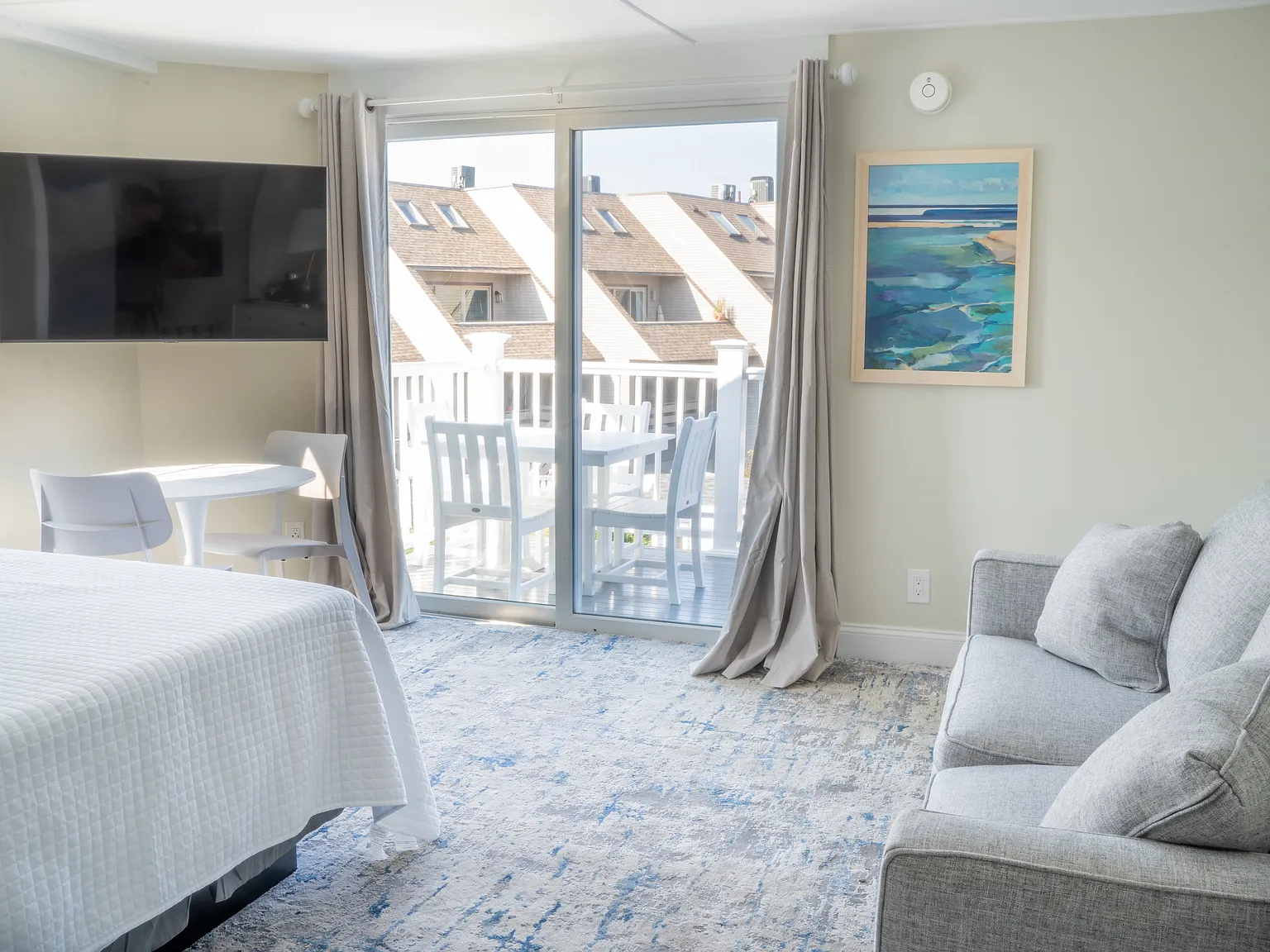 Studio, 200 sqft, $1,889 — Photo 1