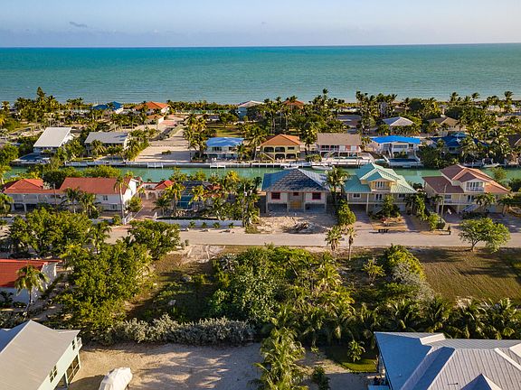 5th image of Indies South Dr