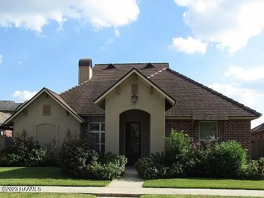 3 bed, 2.0 bath, 1737 sqft, $2,100 — Photo 1