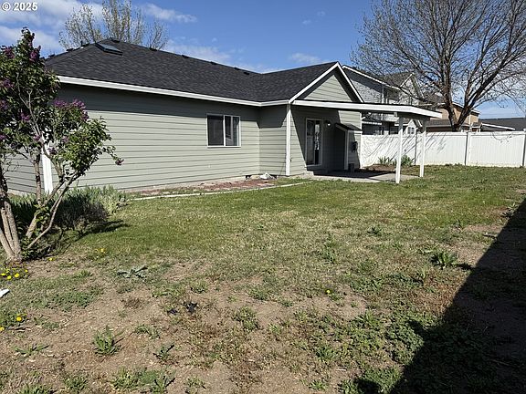 5th image of 148 NE 11th Pl