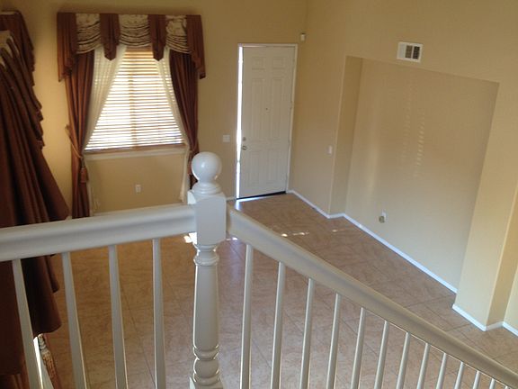 3rd image of 103 Carrotwood Ln