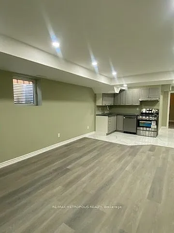 2 bed, $1,900 — Photo 2