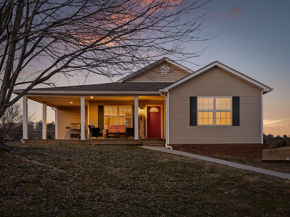 1st image of 218 Heather Oaks Trl SE