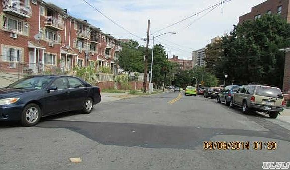 3rd image of 8739 Kingston Pl