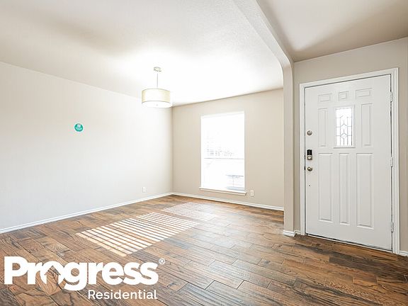4th image of 5019 Crestwood Hill Dr