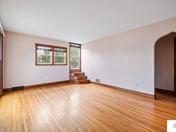 3rd image of 8512 Wirt St