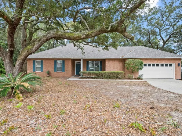 2116 Club House Dr, Lillian, AL 36549